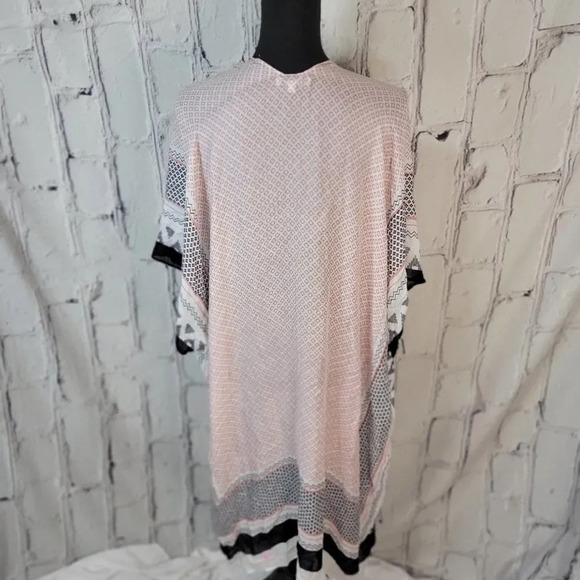 MOSS Rose | Beautiful lightweight black and pink tribal Print Kimono | one size - Picture 6 of 8